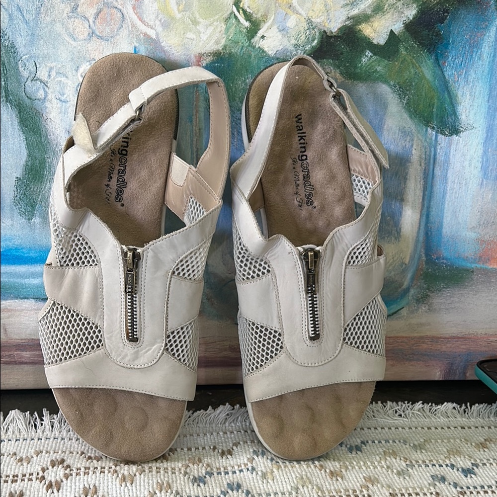 Walking Cradles Cream Sandals with Supportive Design size 13